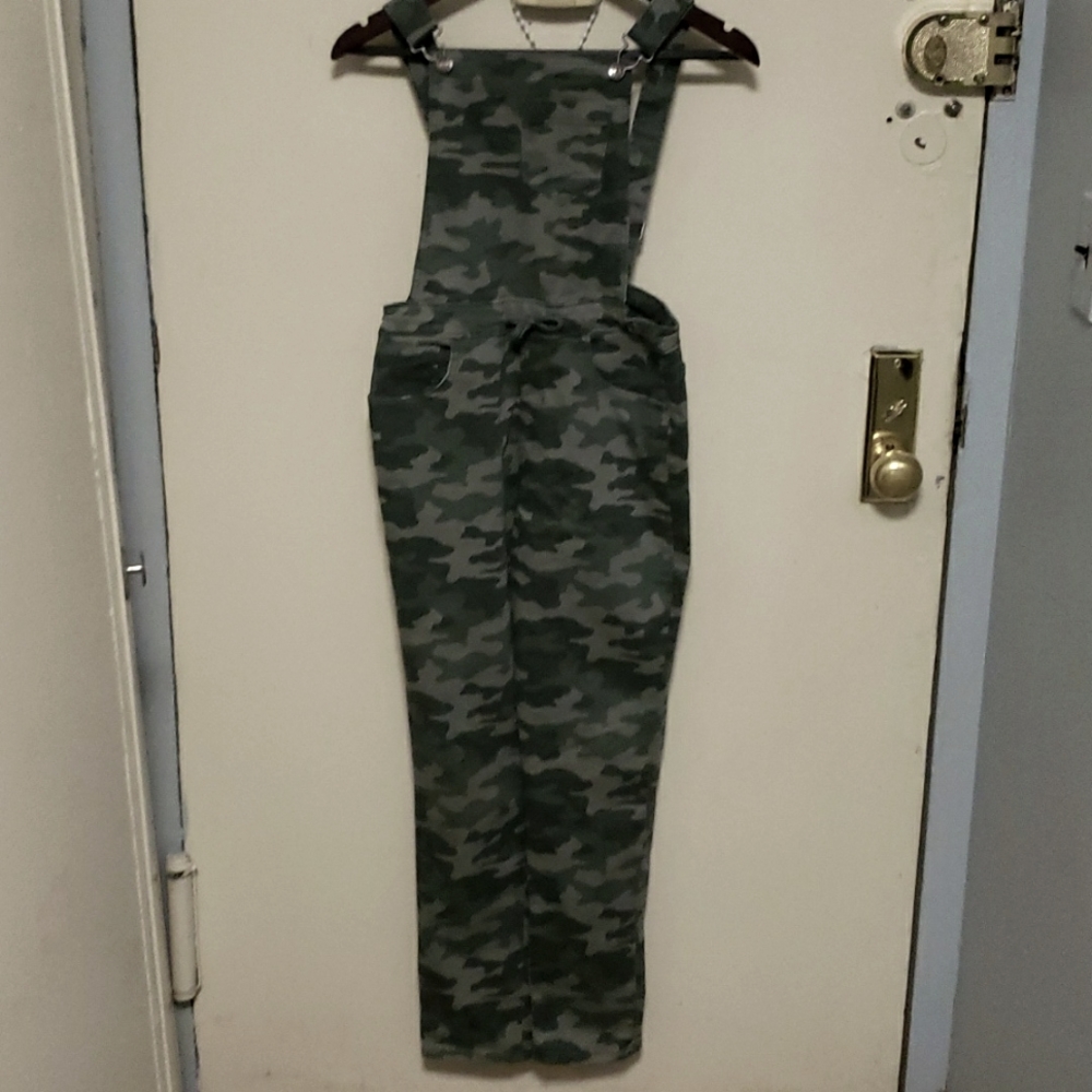 Kids Cat & Jack jumpsuit Size XL (14/16)